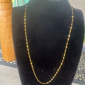 New, Sparkly Gold tone twisted Chain Necklace